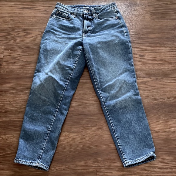 Old Navy Denim - Old Navy High Rise Curvy Mom Jeans